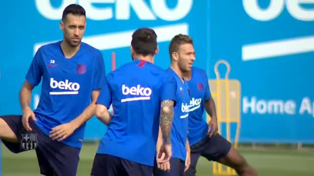 Suave entrenamiento del Barça tras el debut en Champions