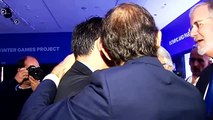 Bartomeu y Rosell se funden en un efusivo abrazo en un acto deportivo