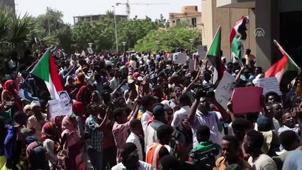 Sudan'da Beşir rejiminin sembol isimlerinin yargılanması talebiyle gösteri