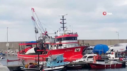 Balıkçı teknesinde 4 bin 500 litre kaçak akaryakıt yakalandı