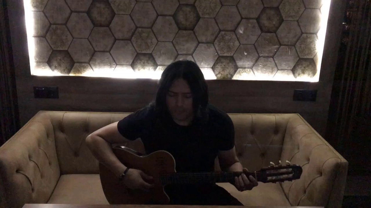 Tarık Yiğit - Ayrılığın hediyesi (Sıradaki Video  Tarık Yiğit - Yine Aylardan Kasım )