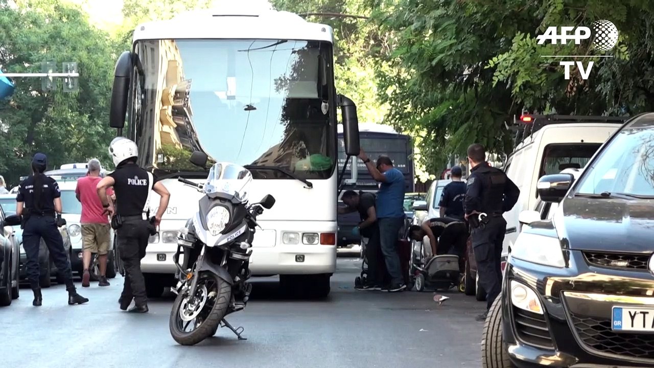 Greek police evict migrants from Athens squats