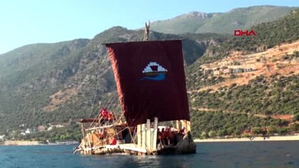 Antik dönemin izlerini taşıyan 'abora-ıv' kaş'a demir attı