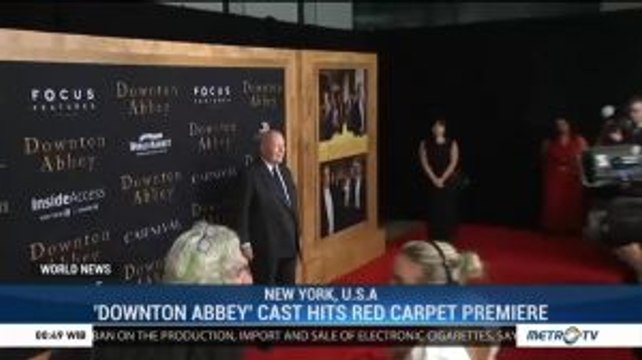 'Downton Abbey' Cast Hits Red Carpet Premiere