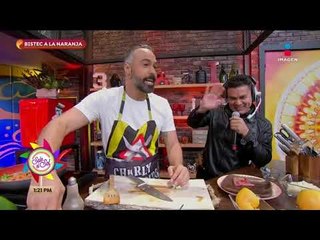 Cocina de solteros: ¡Bistec a la naranja! | Sale el Sol