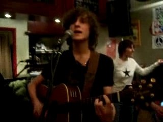 I wanna hold your hand