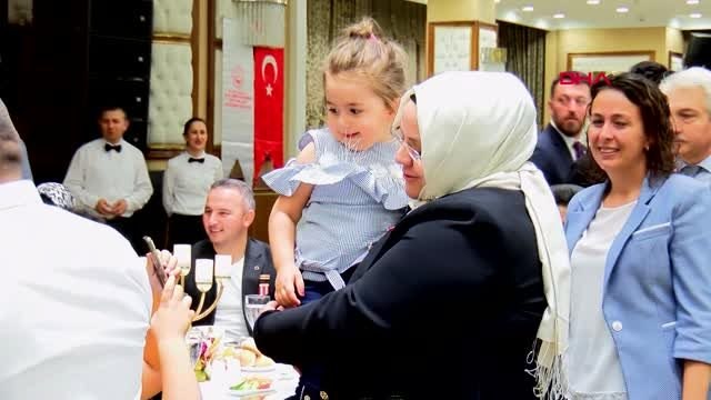 Bakan selçuk milletler ancak kahramanlarıyla beraber yaşar