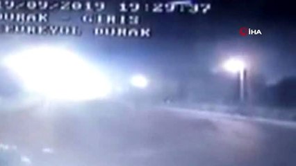 Niğde'de otomobil ile halk otobüsü böyle çarpıştı: 5 yaralı