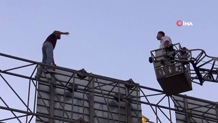 Diyarbakır'da intihar girişimini sosyal medyada canlı yayınladılar