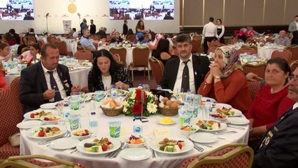İstanbul valisi ali yerlikaya gaziler ile bir araya geldi