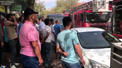 Okmeydanı’nda bir restoranın bacasında meydana gelen yangın paniğe neden oldu