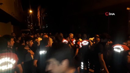 11 yaşındaki çocuğu taciz ettiği iddia edilen şahsın evini vatandaşlar yakmak istedi