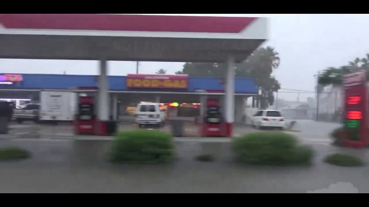 Galveston, Tx almost entire city is underwater, homes, cars, cemetery flooded video Dailymotion