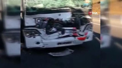 Yolcu otobüsü ile tır çarpıştı: 17 yaralı
