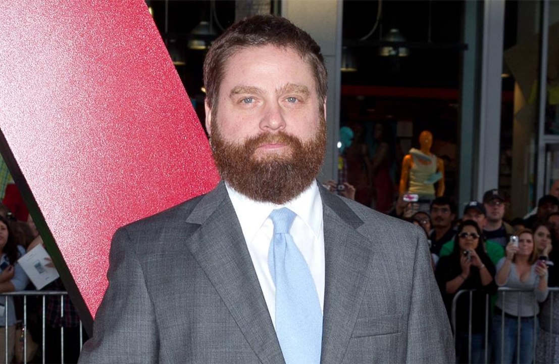 Zach Galifianakis apologised to 'hot idiot' Bradley Cooper