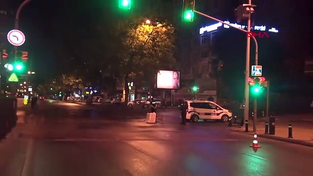 Çaldıkları kasayı devirince bırakıp kaçtılar