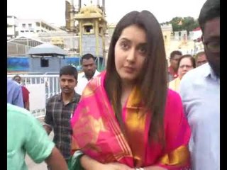 Rashi Khanna offered prayers in Tirumala