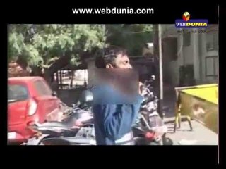 थाने में गला काटकर जान देने की कोशिश