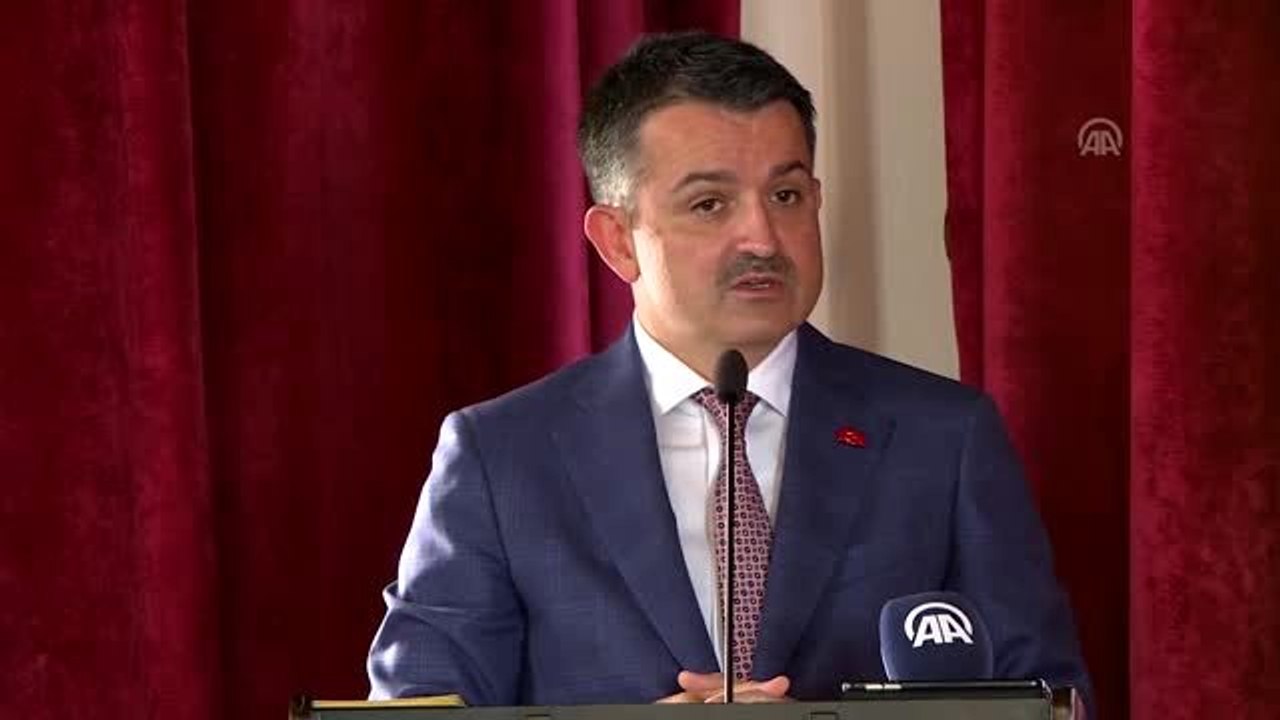 Pakdemirli: "(Orman yangınları) Önce bu milletvekili çıksın PKK'yı bir lanetlesin"