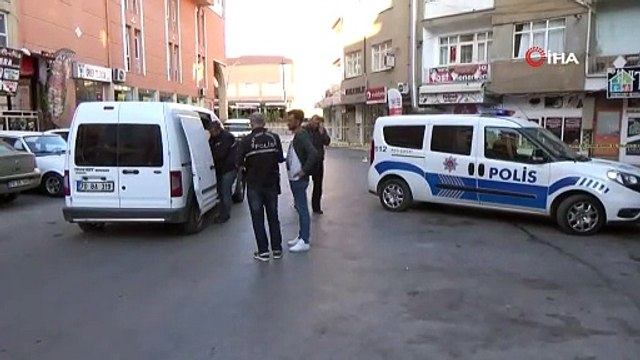 Maskeli saldırganın tüfekle vurma anı kamerada