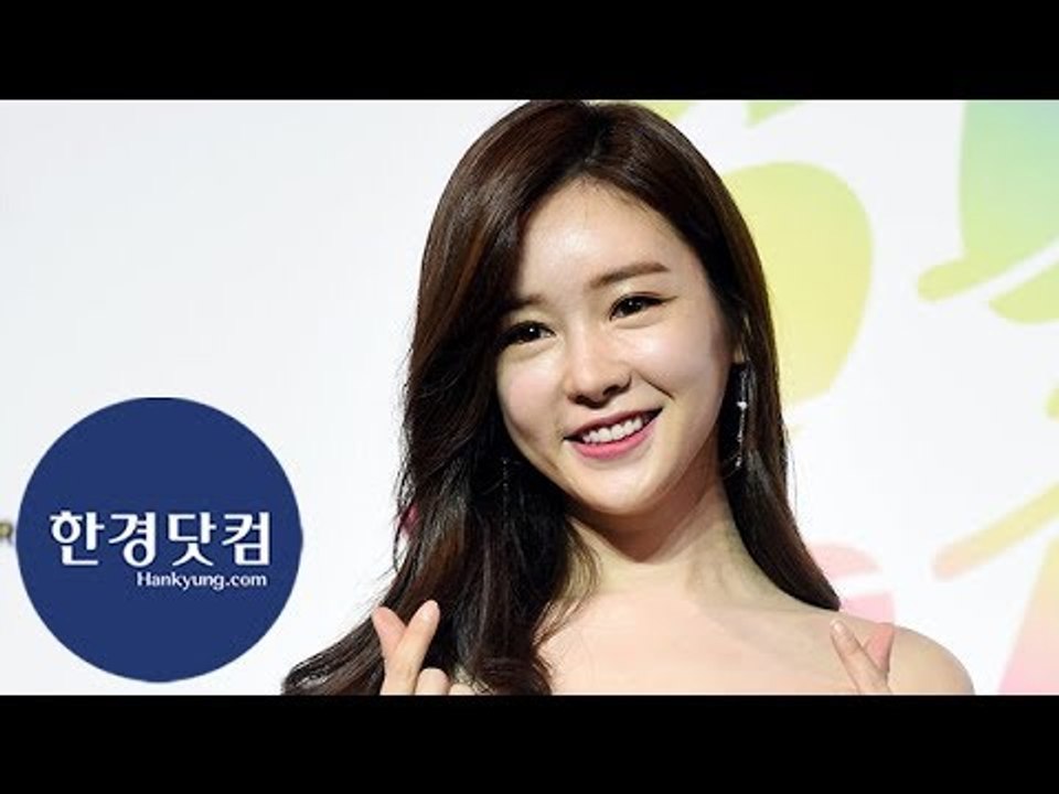 HK직캠｜공서영, 반짝반짝 우아한 드레스 입고…'우월한 비율 뽐내며 등장'