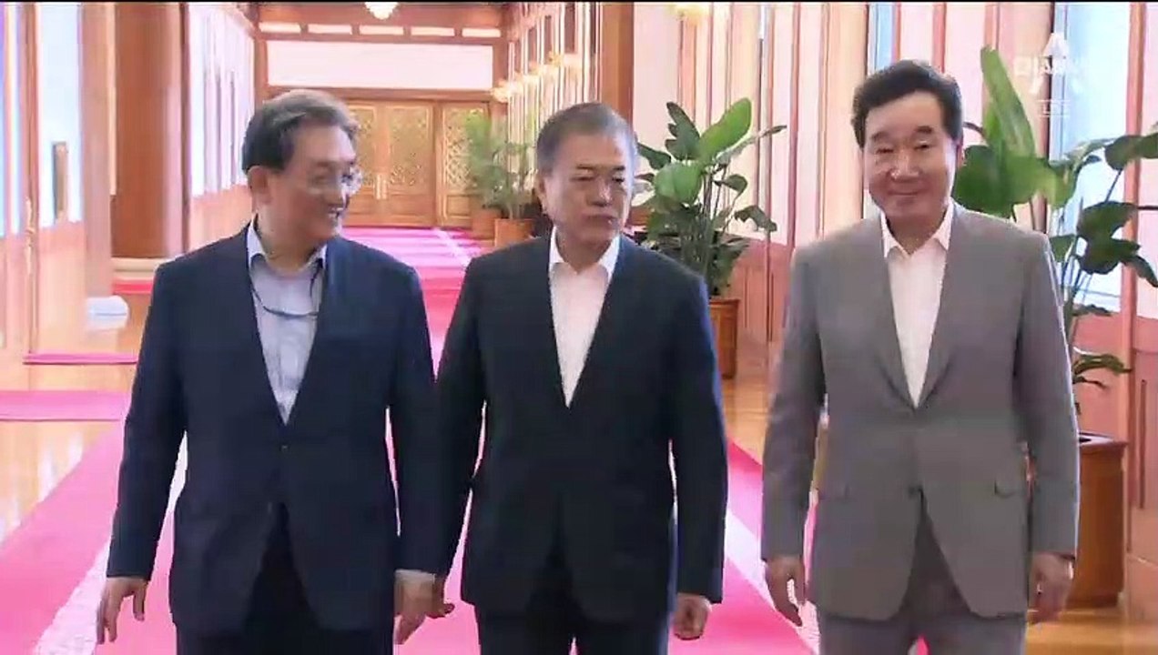 文 대통령 국정수행 지지율 40%…靑 “일희일비 하지 않겠다”