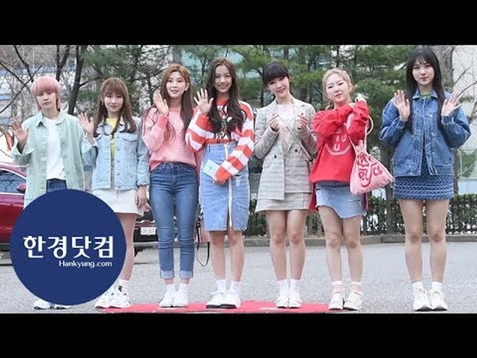 공원소녀(GWSN), 점점 더 예뻐지는 소녀들…'물오른 미모 과시'(뮤직뱅크 출근길)