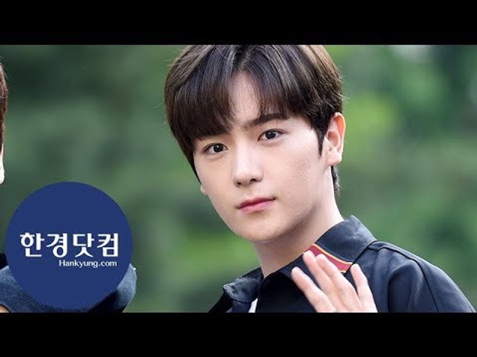[세로직캠] 더보이즈 현재, 만화 속에서 나왔나요…'우월한 비주얼~' (뮤직뱅크 출근길)