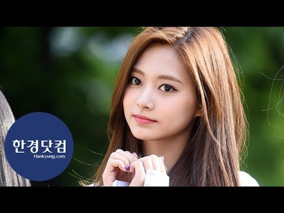 [세로직캠] 트와이스 쯔위, 눈 비비고 다시 보게 만드는 미모…'예쁘네~'(뮤직뱅크...