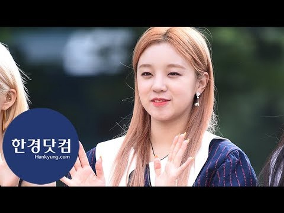 [세로직캠] (여자)아이들 우기, 웃을 때 제일 예뻐…'사랑스러운 눈웃음~'