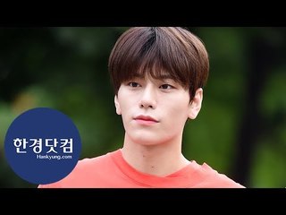 HK직캠｜JBJ95 상균, 부드러운 모습으로 등장…팬들에게도 예의 바른 인사' (뮤직뱅크 출근길)