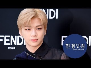 HK직캠｜강다니엘, 등장만으로 현장이 들썩들썩…'언제봐도 멋진 모습'