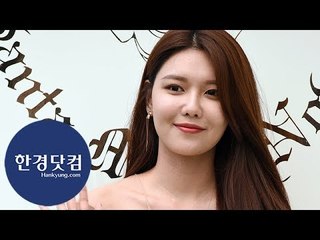 HK직캠｜수영, 어깨라인 드러내고 우아하게…'그저 바라보게 만드는 아름다운 미모'