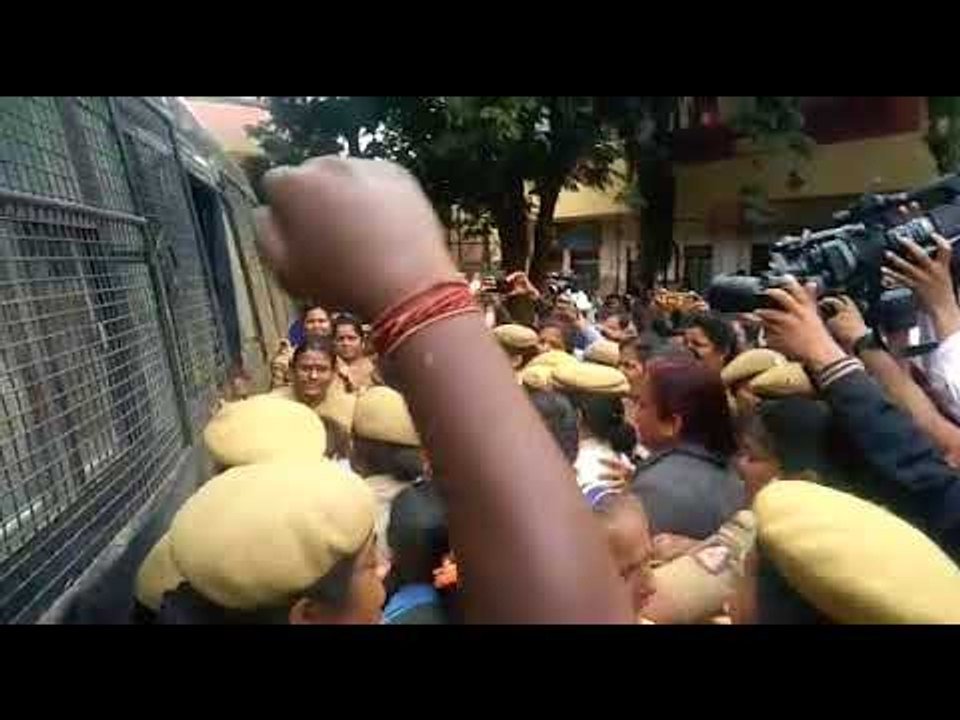 ಹುಬ್ಬಳ್ಳಿ ಧಾರವಾಡ ಮಹಾನಗರ ಪಾಲಿಕೆ ಆವರಣದಲ್ಲಯೇ ಮಲ ಸುರಿದುಕೊಂಡು…