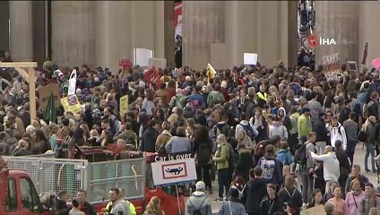 - Küresel İklim Değişikliğine Karşı Almanya’da Büyük Grev