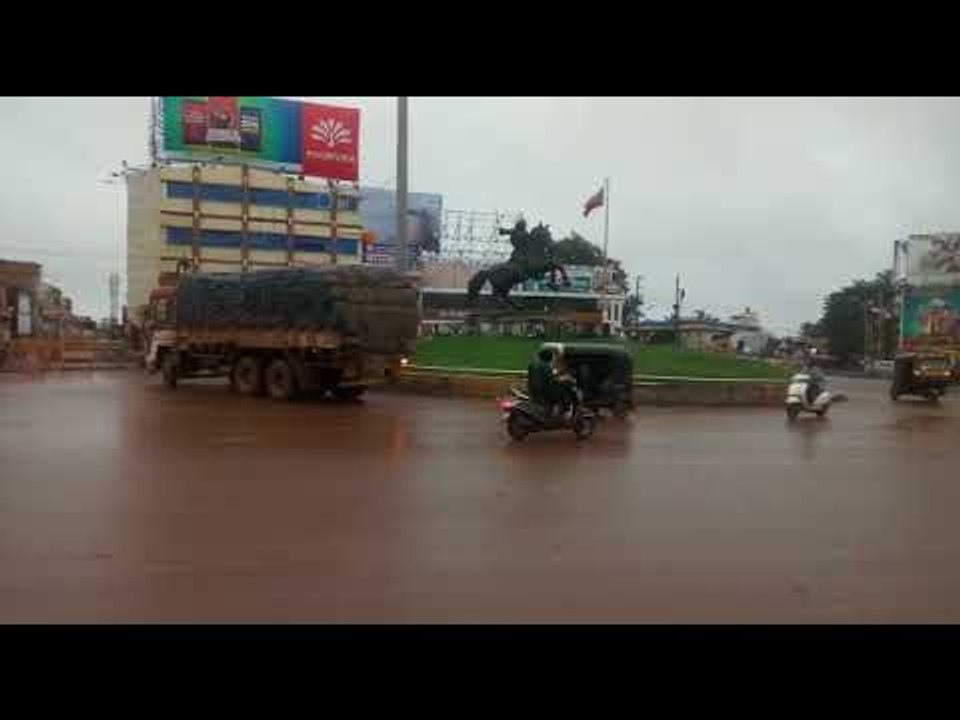 ವಾಣಿಜ್ಯ ನಗರಿ ಹುಬ್ಬಳ್ಳಿಯಲ್ಲಿ‌ ಬಂದ್ ಗೆ ಯಾವುದೇ ಸಂಘಟನೆಗಳು ಬೆಂಬಲ‌ ನೀಡಿಲ್ಲ.