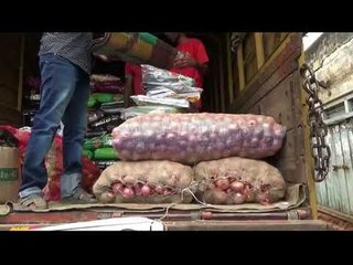ಚಾಮರಾಜನಗರ : ನೆರೆ ಪೀಡಿತರಿಗೆ ವರ್ತಕರ ಸಂಘದಿಂದ ಸಹಾಯ ಹಸ್ತ