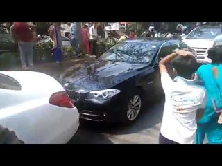 ശ്രീദേവിക്ക് ആദരവര്‍പ്പിച്ച് ആയിരങ്ങള്‍