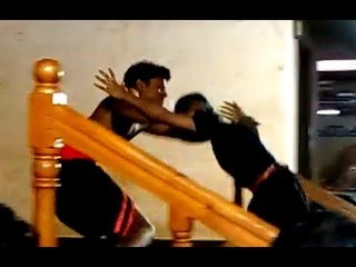 എല്ലാവരും നോക്കിനില്‍ക്കെ അവന്‍ ആ പെണ്‍കുട്ടിയെ മുടിക്ക് കുത്തിപ്പിടിച്ച് വലിച്ചെറിഞ്ഞു!