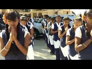 ಶ್ರೀಗಳ ಅನಾರೋಗ್ಯ ಹಿನ್ನೆಲೆ: ವಿದ್ಯಾರ್ಥಿಗಳಿಂದ ಸಾಮೂಹಿಕ ಪ್ರಾರ್ಥನೆ.