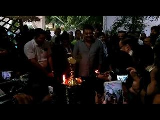 സ്റ്റേജ് ഇളക്കിമറിക്കുന്ന കിടിലൻ പാട്ട്