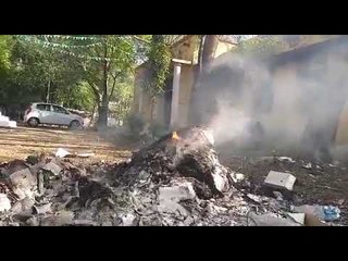 ರೋಗಿಗಳಿಗೆ ವಿತರಿಸಬೇಕಿದ್ದ ಮಾತ್ರೆಗಳಿಗೆ ಬೆಂಕಿ ಹಚ್ಚಿದ ಸಿಬ್ಬಂದಿ