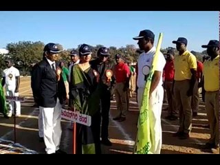 ಚಾಮರಾಜನಗರ: ಪೊಲೀಸ್ ಕ್ರೀಡಾಕೂಟಕ್ಕೆ ಜಿಲ್ಲಾಧಿಕಾರಿ ಕಾವೇರಿ ಚಾಲನೆ.