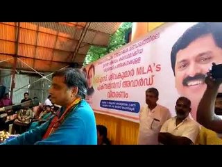 ജീവിതത്തില്‍ നേരിടേണ്ട പരീക്ഷകള്‍ പാഠപുസ്തകത്തില്‍ ഉണ്ടാവില്ല: ശശി തരൂര്‍ പറയുന്നു