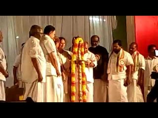 കെ കരുണാകരന്‍റെ നൂറാം ജന്‍‌മദിനാഘോഷം എ കെ ആന്‍റണി ഉദ്ഘാടനം ചെയ്യുന്നു