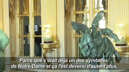 Le coq de la flèche de Notre-Dame exposé à Paris