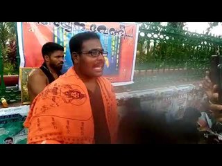 വരൂ... ഞങ്ങളെപ്പോലെ അയ്യപ്പനായി നിരാഹാരമിരിക്കൂ...