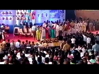 പ്രളയദുരിതത്തില്‍ കേരളത്തിന് താങ്ങായി നിന്ന മത്സ്യത്തൊഴിലാളികള്‍ക്ക് ആദരം