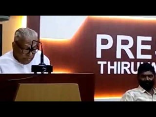 ഇരയ്ക്കൊപ്പമാണ് മാധ്യമപ്രവര്‍ത്തകര്‍ നില്‍ക്കേണ്ടത് - വി എസ്