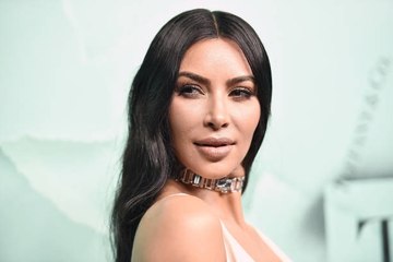 Kim Kardashian Couldn't Use Her Hands During Psoriatic Arthritis Episode